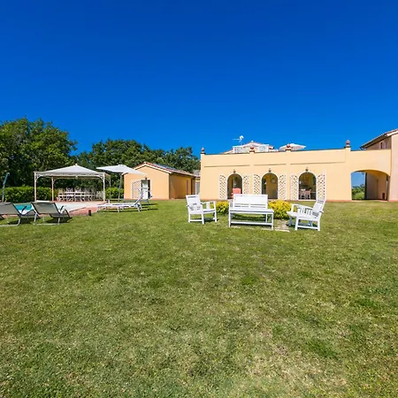 Villa Poggio Al Pruno By Interhome