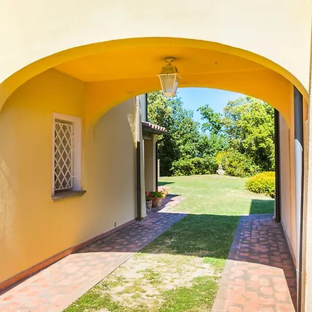 Villa Poggio Al Pruno By Interhome